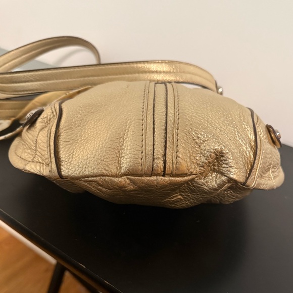 B Makowsky Metallic Gold Leather Crossbody Bag with free bag Scarf! NWOT - Picture 6 of 9